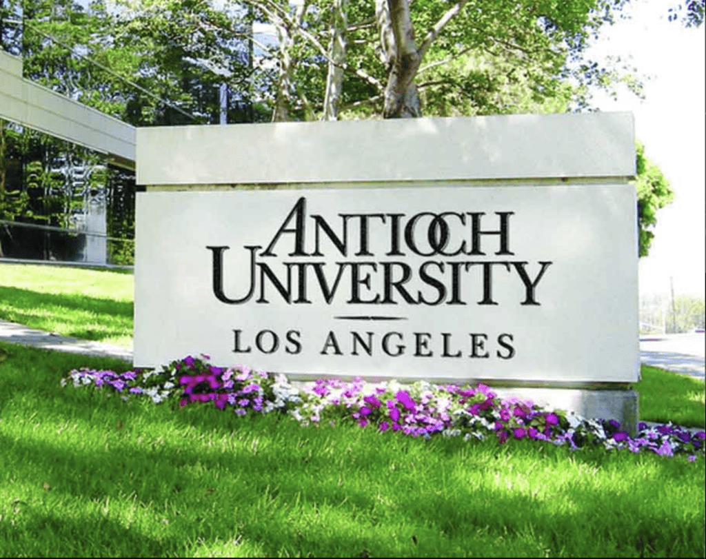 Antioch University Los Angeles Review 2026: Một hành trình tri thức tỉnh thức với thế mạnh ngành Tâm lý học và sứ mệnh công bằng xã hội tại Culver City.