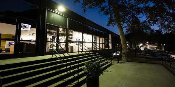ArtCenter College of Design Review: Phân tích hệ thống đào tạo thiết kế công nghiệp hàng đầu thế giới tại Pasadena. Chi tiết học phí, Portfolio và cơ hội nghề nghiệp toàn cầu.