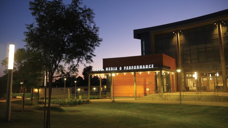 Review Los Angeles Mission College (LAMC) 2026: Phân tích lộ trình du học Mỹ chi phí thấp, thế mạnh Nghệ thuật ẩm thực và tỷ lệ chuyển tiếp đại học cao tại LA.