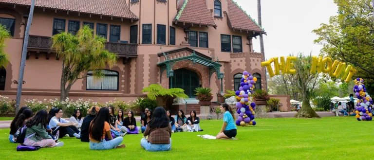 Mount Saint Mary's University Review - Đánh giá toàn diện Mount Saint Mary's University (MSMU) 2026: Học phí, thế mạnh ngành Điều dưỡng và môi trường nội trú an toàn tại Los Angeles dành cho sinh viên quốc tế.