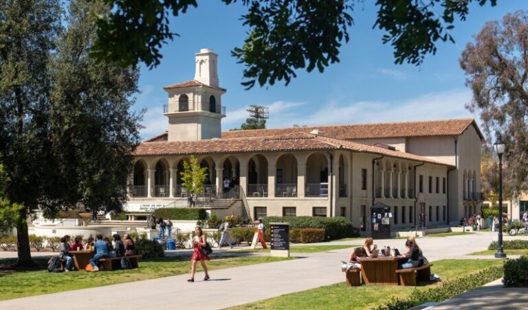 Review Occidental College: Ngôi trường nhỏ giữa Los Angeles có xứng với học phí $62.000/năm?