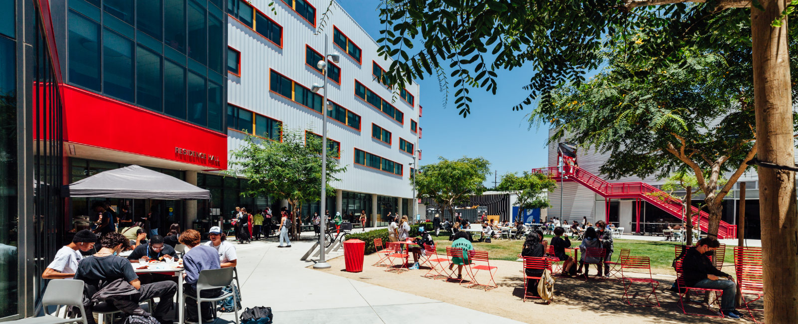 Review Otis College of Art and Design: Lò Rèn Nghệ Thuật Giữa Los Angeles Có Thực Sự Xứng Đáng Với $56.000 Học Phí Mỗi Năm?