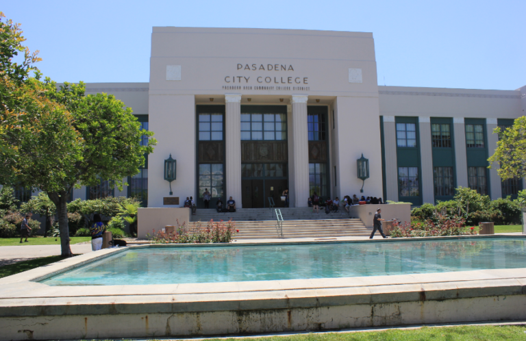 Pasadena City College Review 2026: Lộ trình chuyển tiếp đại học Top 1 California với chi phí tiết kiệm. Chi tiết học phí, điều kiện và môi trường học tập tại Pasadena.