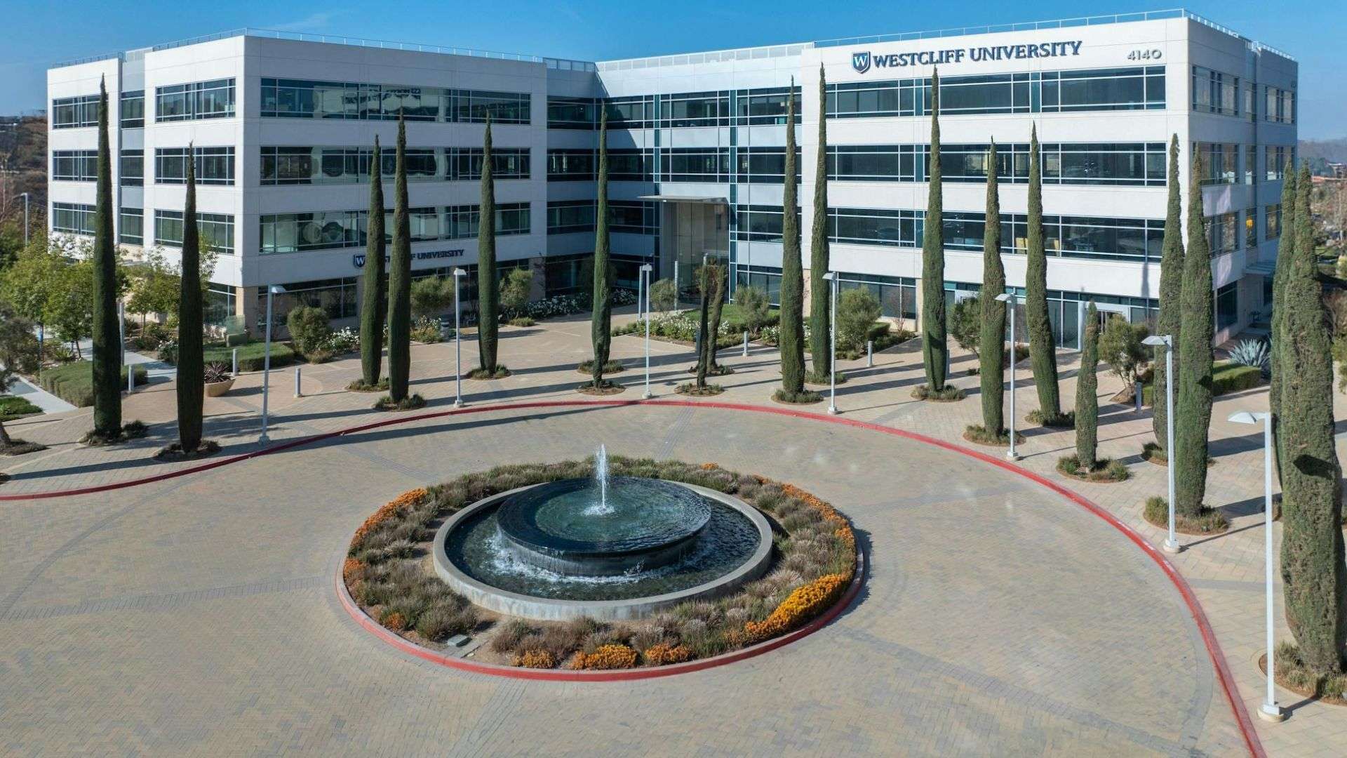 Westcliff University Review: Phân tích lộ trình du học thực dụng với chương trình CPT sớm tại Los Angeles. Chi tiết học phí, điều kiện và cơ hội nghề nghiệp khối STEM.