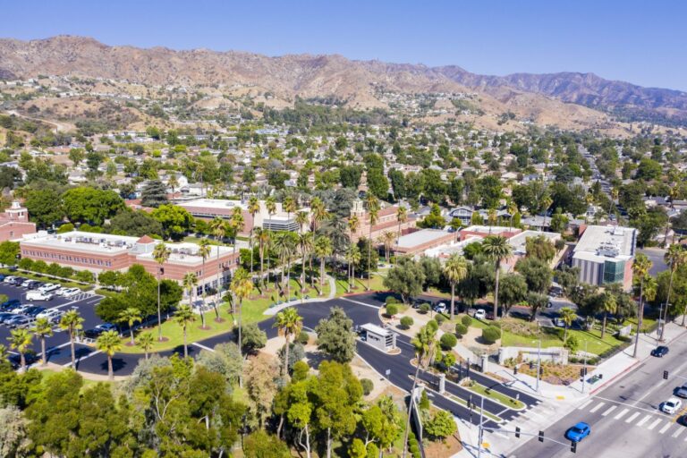 Đánh giá chi tiết Đại học Woodbury (Woodbury University) 2026: Học phí, ngành đào tạo thế mạnh và cơ hội nghề nghiệp tại California. Khám phá lộ trình du học Mỹ ngay!