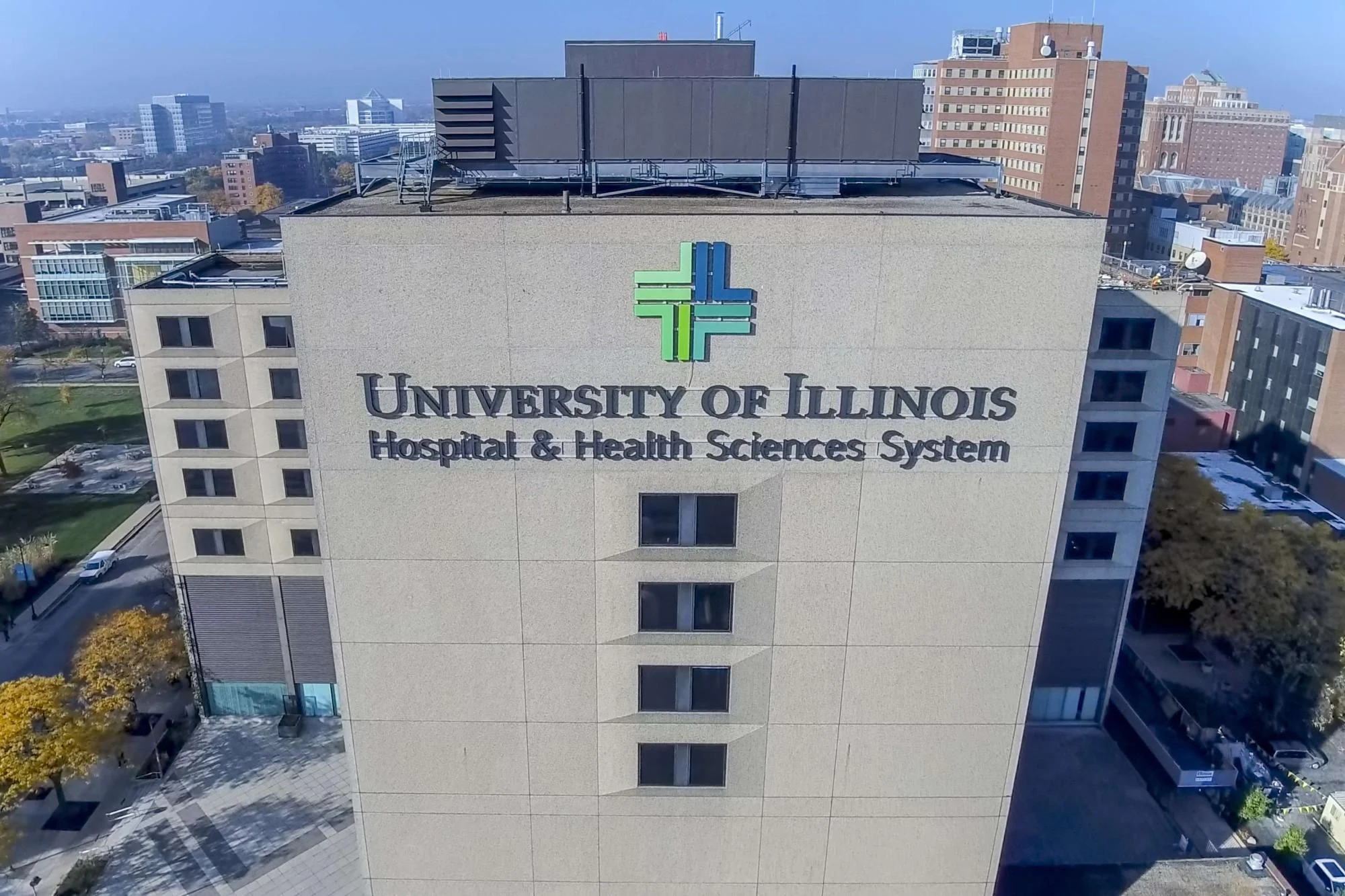 Review University of Illinois Medical Center at Chicago (UI Health): Đại bản doanh y khoa học thuật tuyến đầu 2026